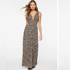 ⭐️ NWT Forever 21 Floral Maxi Dress.